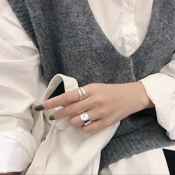 925 Silver Hand Pounded Band Ring - Picture 9 of 10